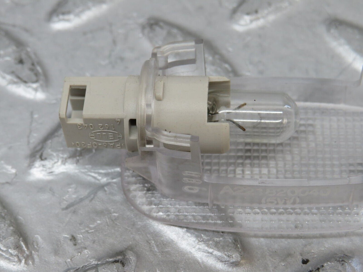 35134 Mercedes-Benz W221 Dome Light 2x 2218200401