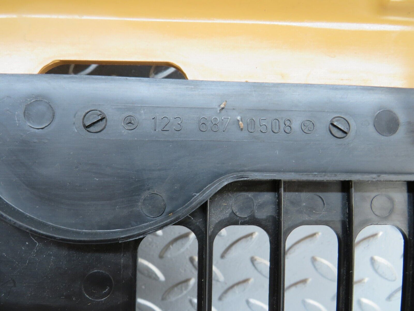 25406 Mercedes-Benz W123 200 Under Dash Panel Left Side Palomino 1236892708