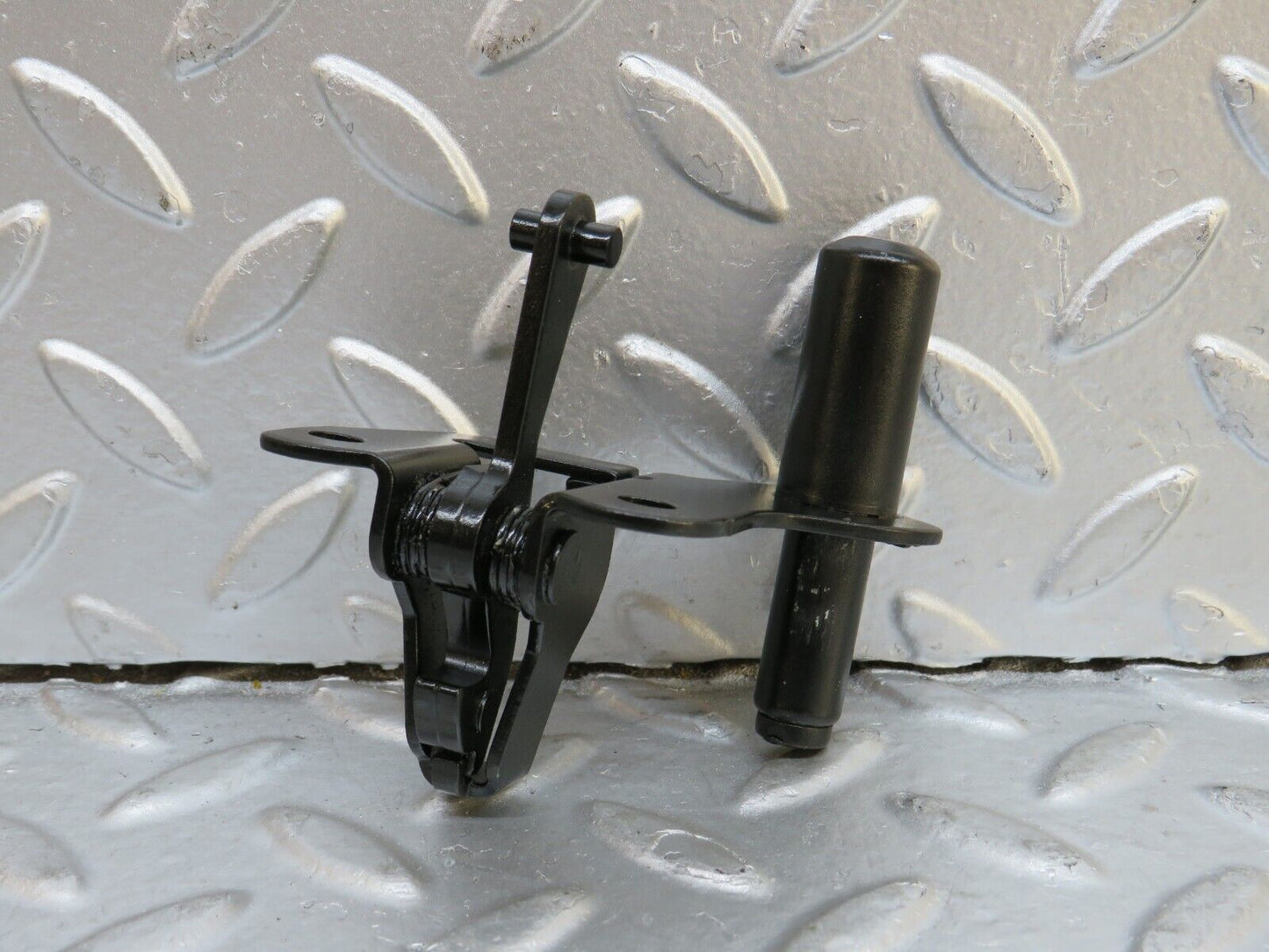29442 Mercedes-Benz W124 230E Bonnet Lock Catch 1248800260