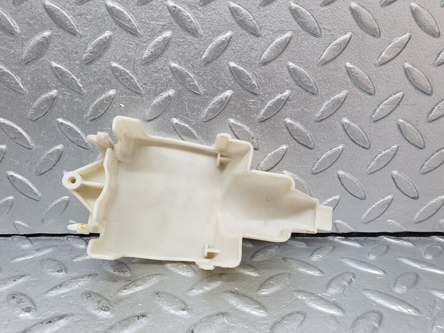 41589 Mercedes-Benz W124 200E Rear Door Lock Vacuum Actuator Cover 1248050590