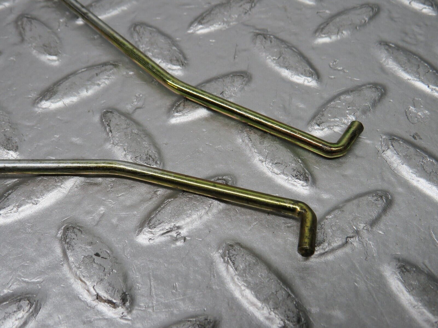 31404 Mercedes-Benz S124 220TE Wagon Front Door Lock Knob Pair