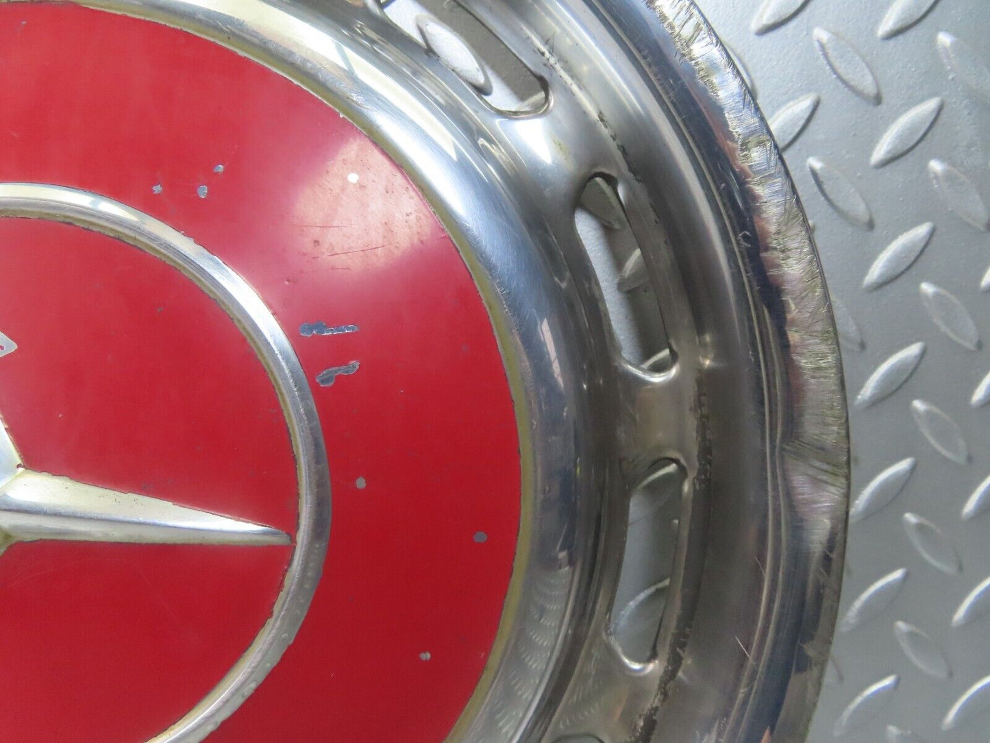8398 Mercedes-Benz Vintage Wheel Trim Hub Cap 14