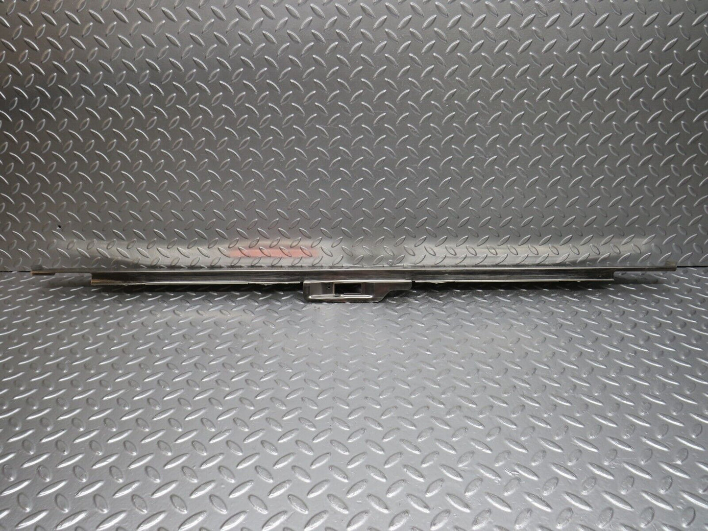 32501 Mercedes-Benz S124 300TE Trunk Edge Chrome Moulding 1246980089 000584503