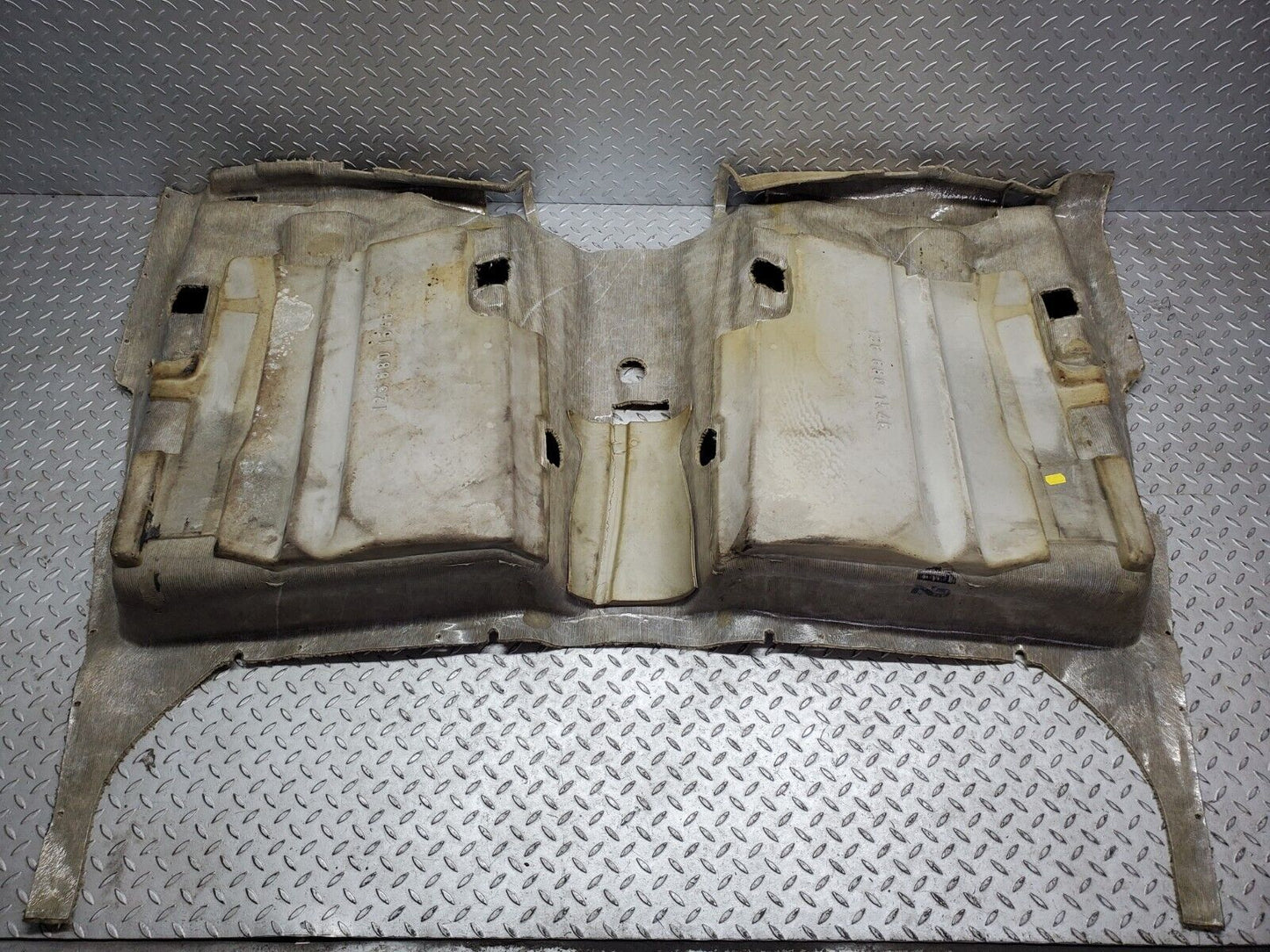 45875 Mercedes-Benz W126 420SE Rear Floor Carpet Beige 1266801546