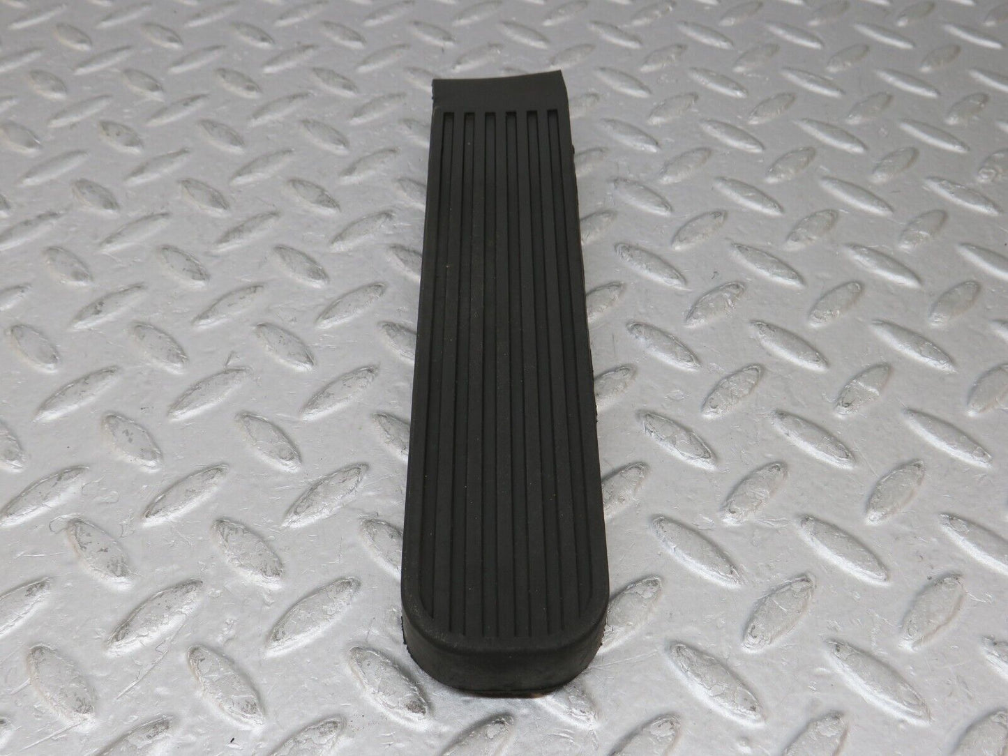 35846 Mercedes-Benz W108 Accelerator Pedal Rubber 1103000002