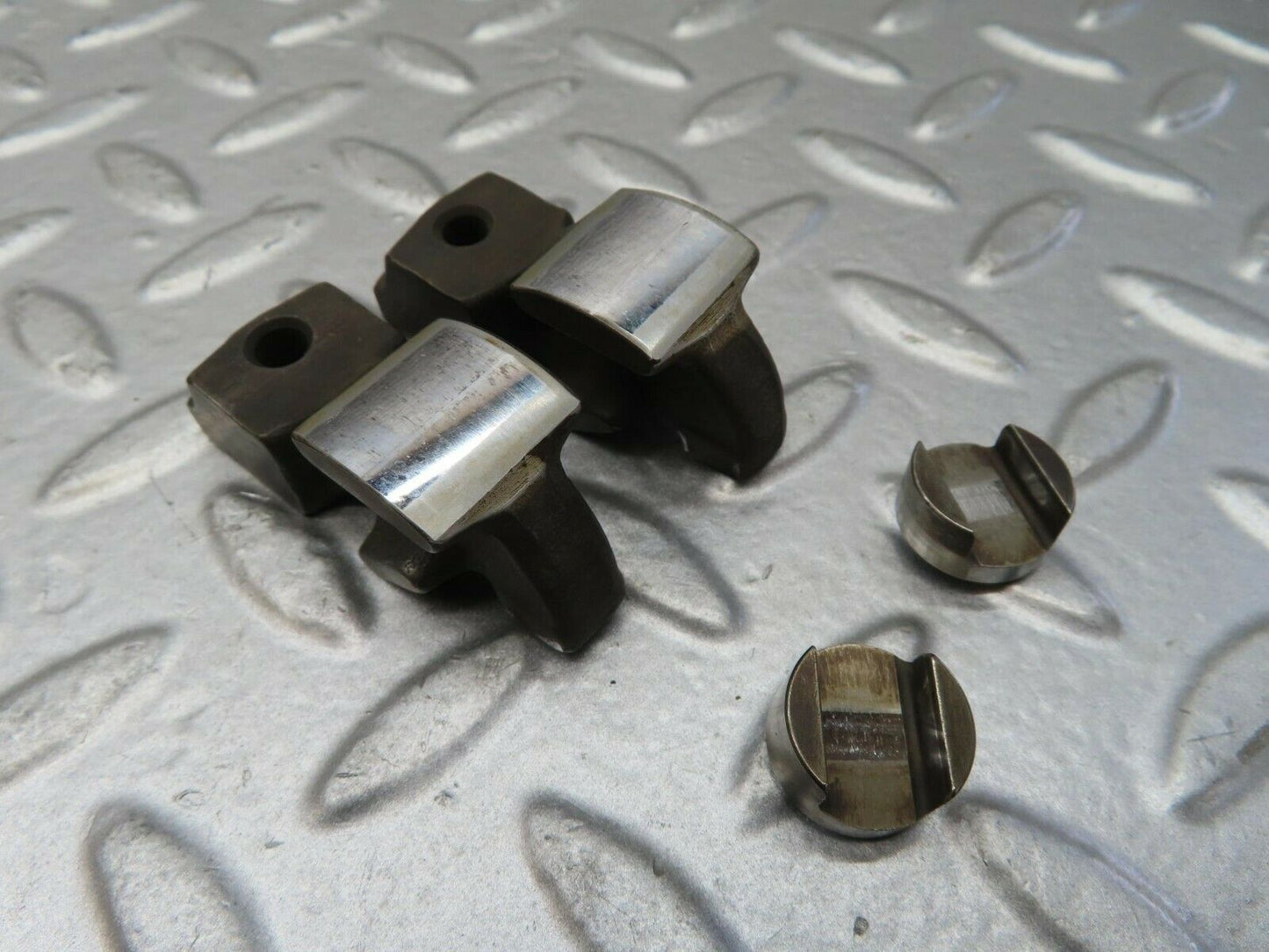 15694 Mercedes-Benz R107 450SL Coupe Valve Rocker Arm With Valve Tappet Pair