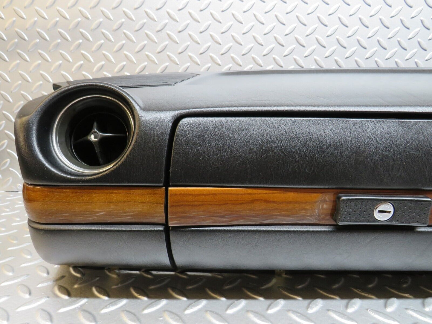 28388 Mercedes-Benz S123 240D Wagon Dashboard Black