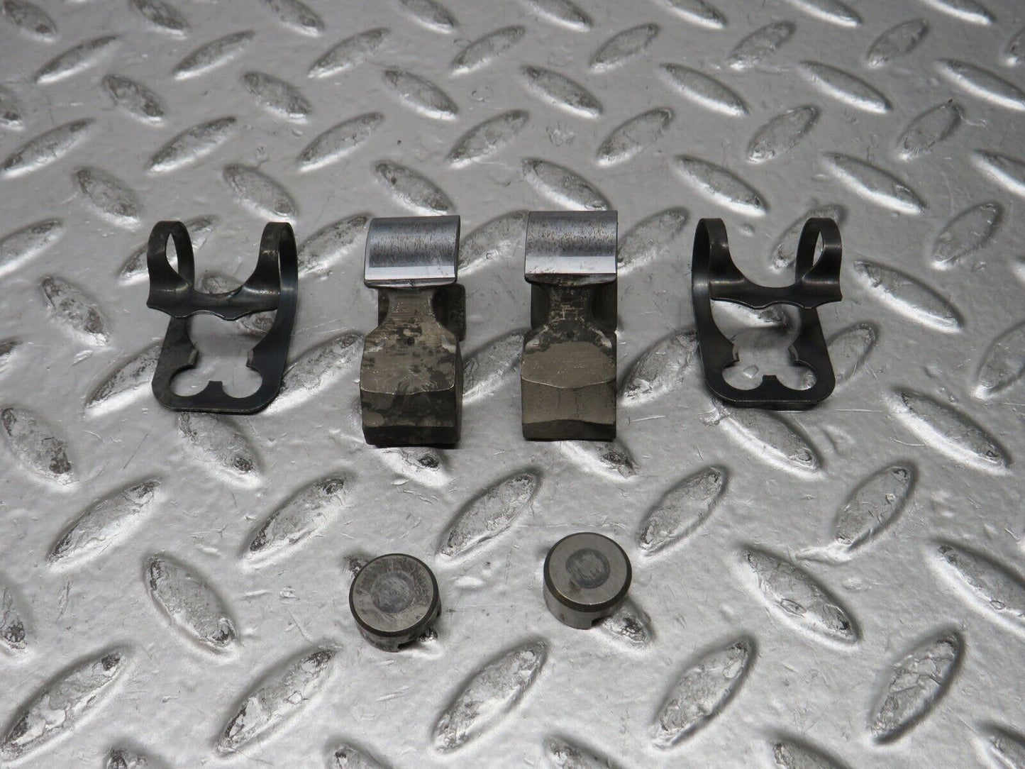 28190 Mercedes-Benz W123 280E Valve Rocker Arm With Tappet & Retaining Spring