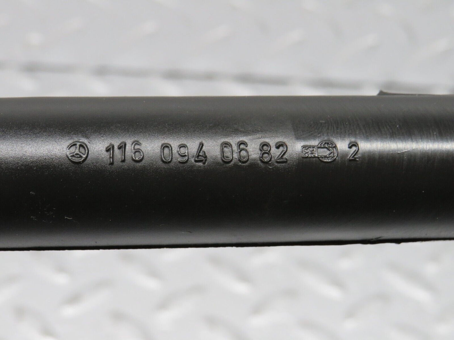 39913 Mercedes-Benz R107 350SL Air Intake Breather Hose Pipe 1160940682 1160940482