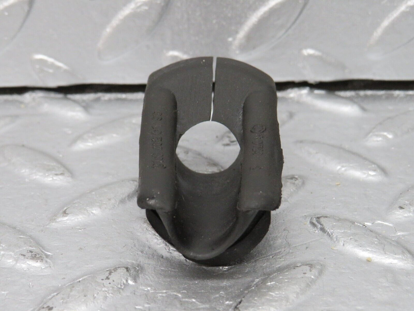 40479 Mercedes-Benz W110 230 Steering Column Rubber 1084620196