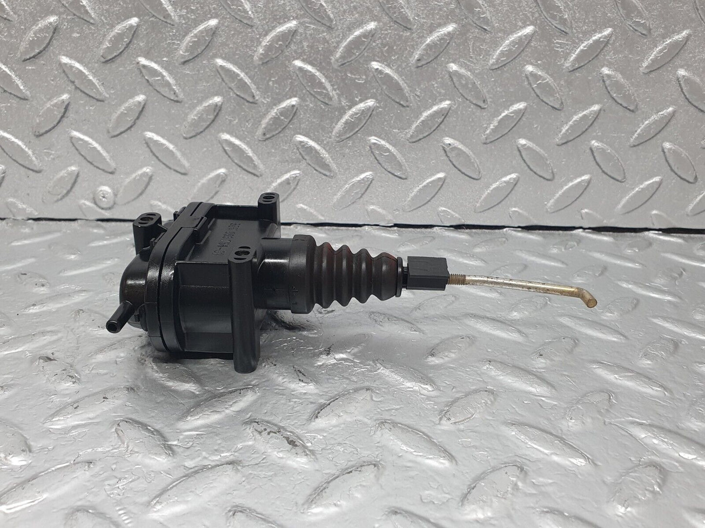 43647 Mercedes-Benz C126 380SEC Coupe Left Door Lock Vacuum Actuator