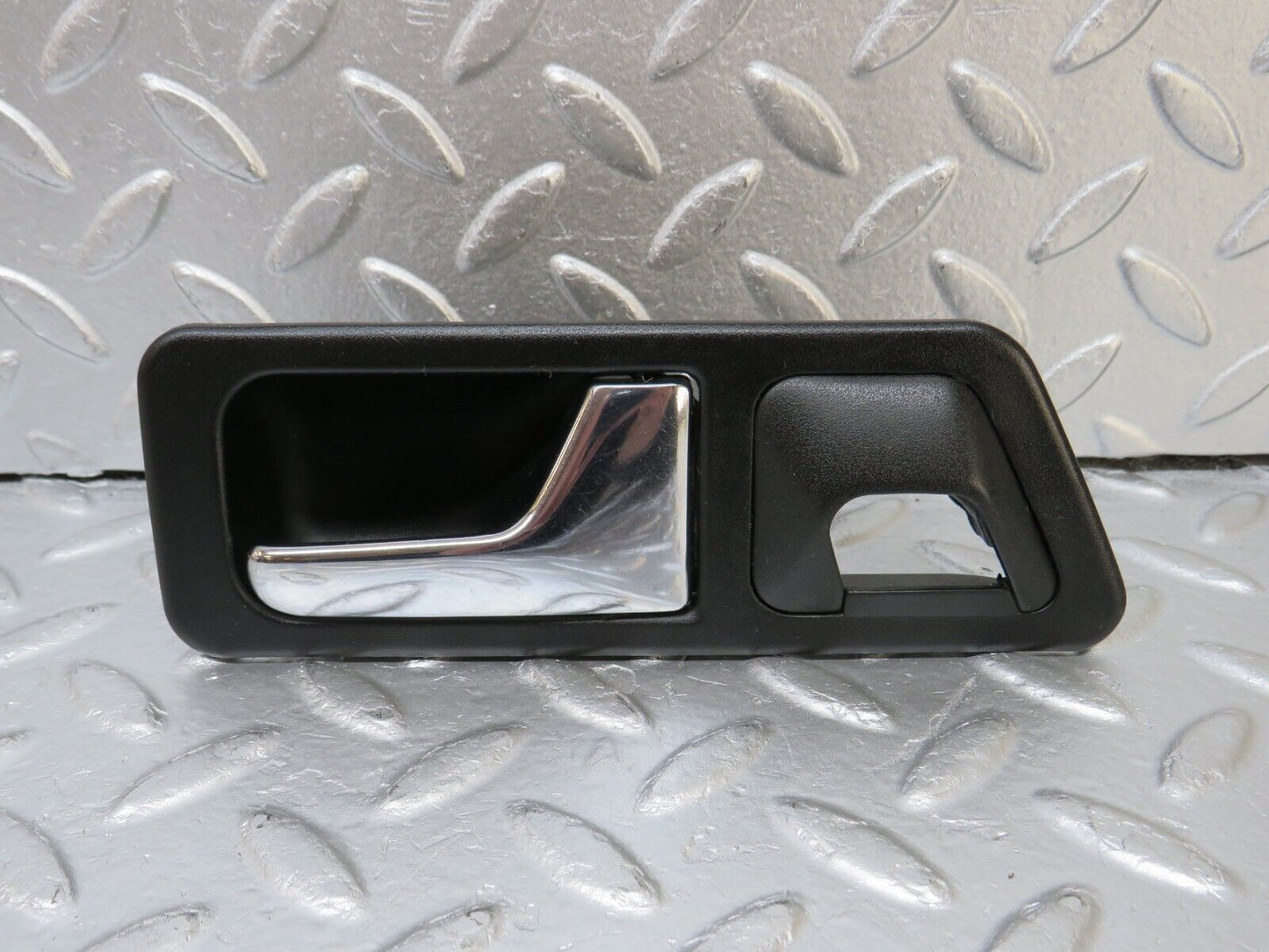 33642 Mercedes-Benz W201 190E 2.0L Right Interior Door Handle 2017660264