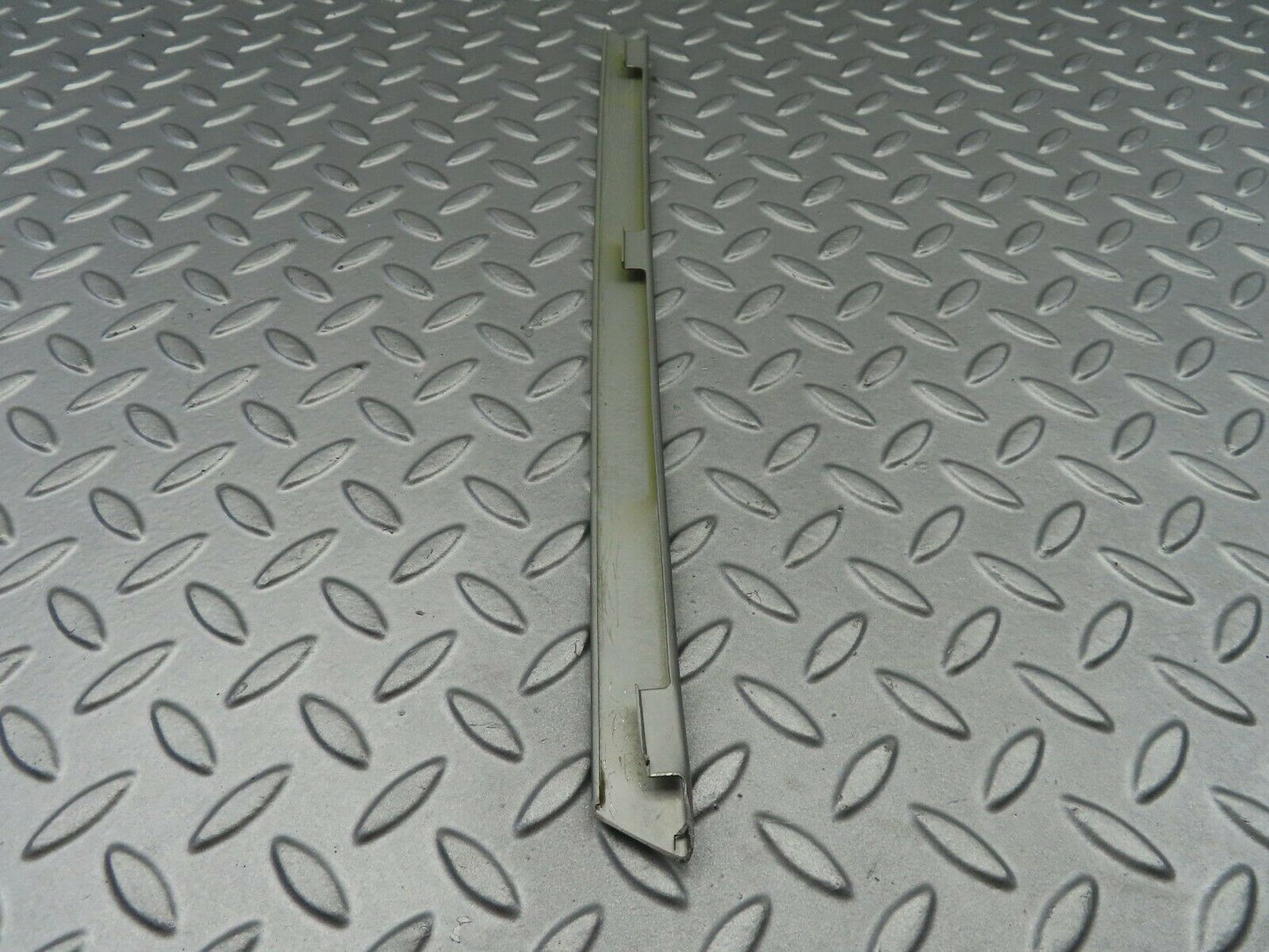 6913 Mercedes-Benz C107 350SLC Coupe Exterior Rear Quarter Window Cover Right
