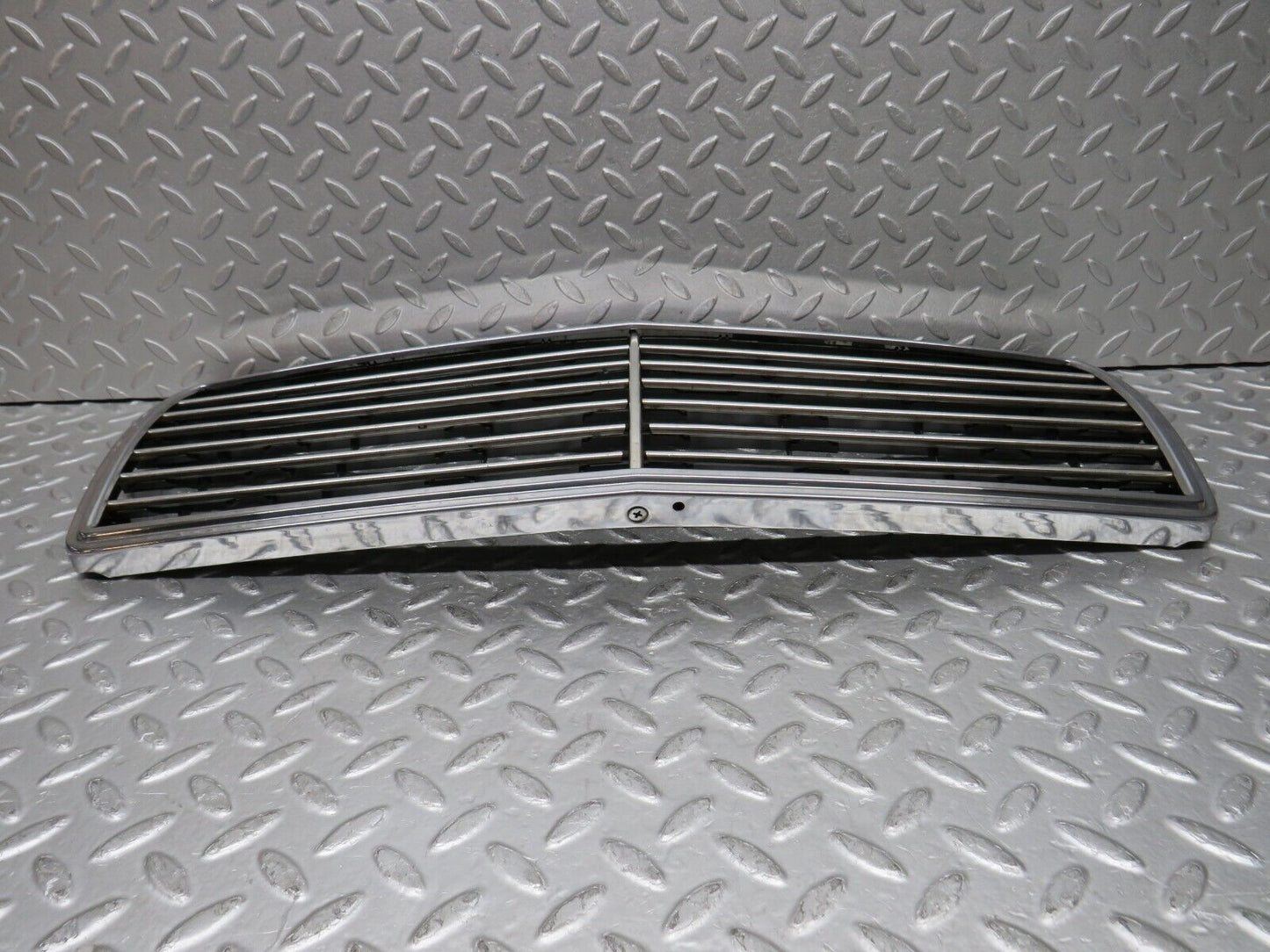 37840 Mercedes-Benz A124 320E Cabriolet Bonnet Grill Chrome 1408880323