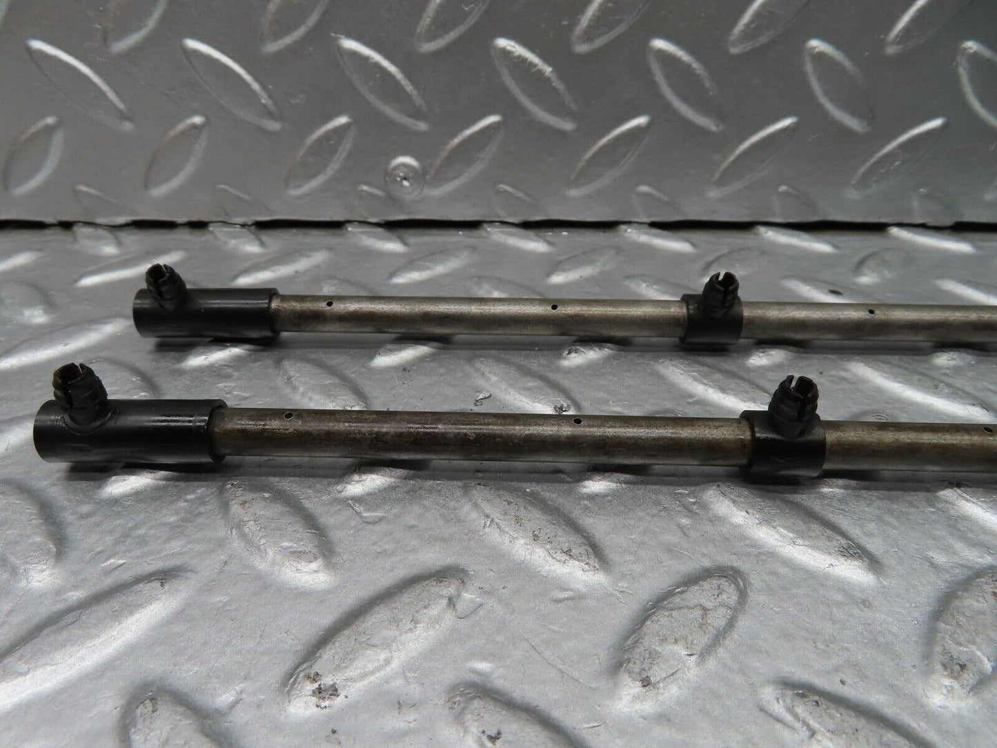 20705 Mercedes-Benz R107 450SL Camshaft Oil Tube