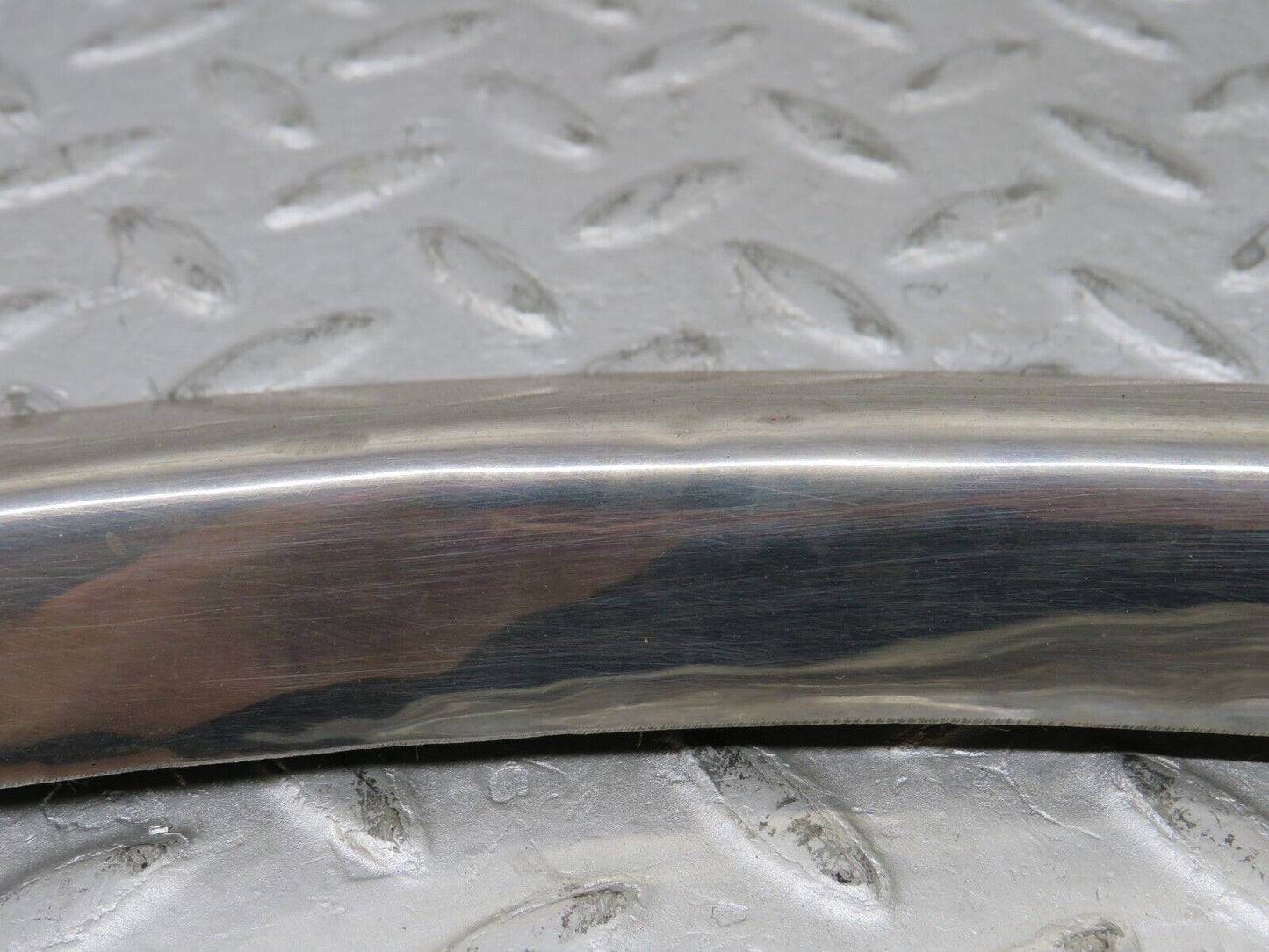 36291 Mercedes-Benz W126 420SE Rear Left Chrome Wheel Arch Trim