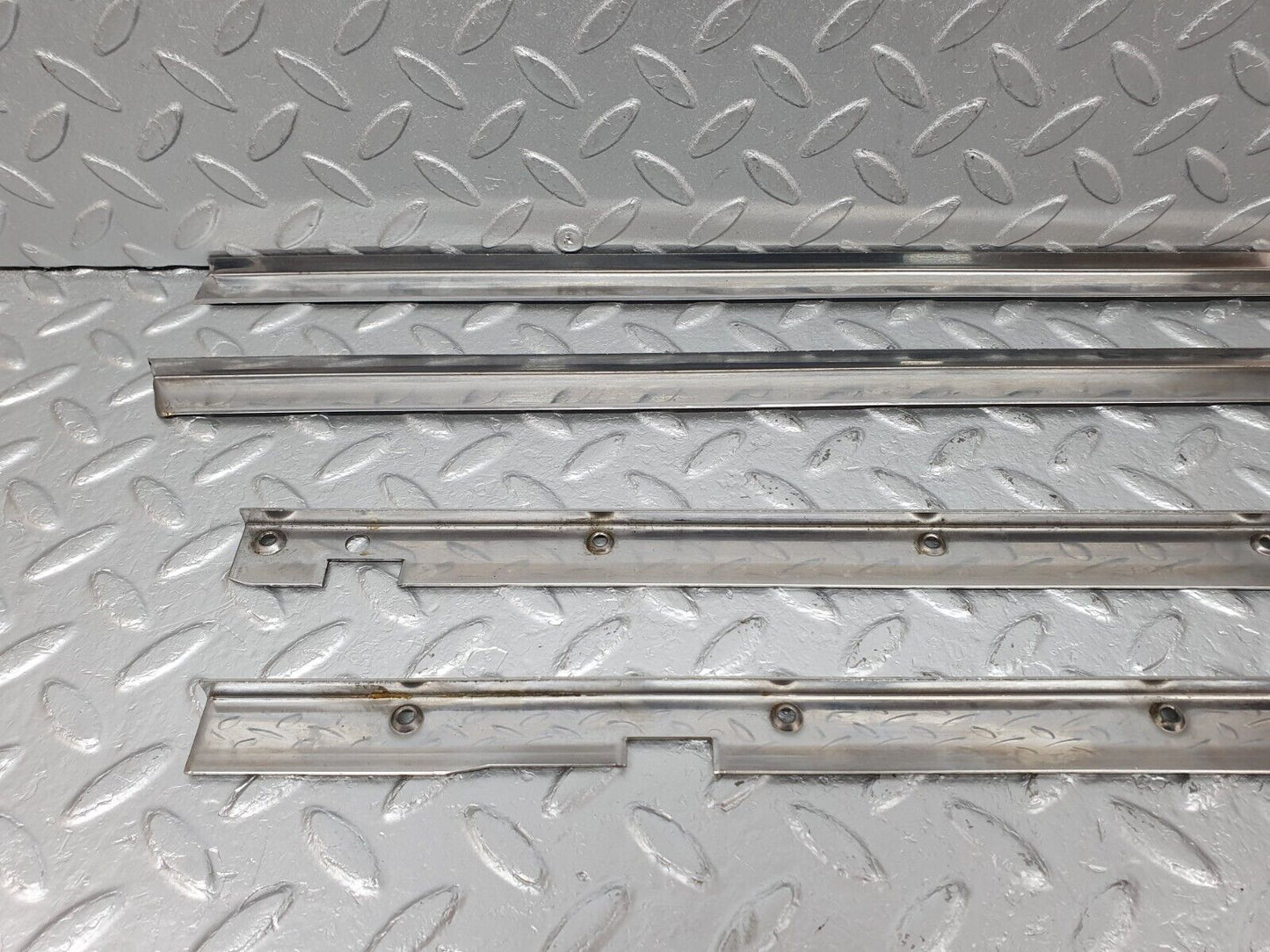 41578 Mercedes-Benz W124 200E Sunroof Chrome Trim Set
