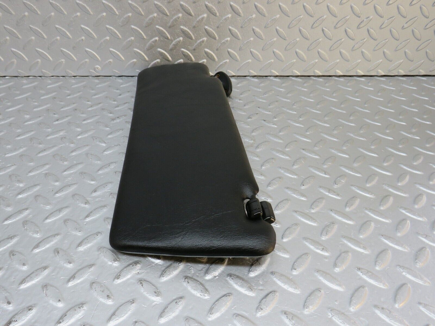 40564 Mercedes-Benz W123 300D Sun Visor Right Black