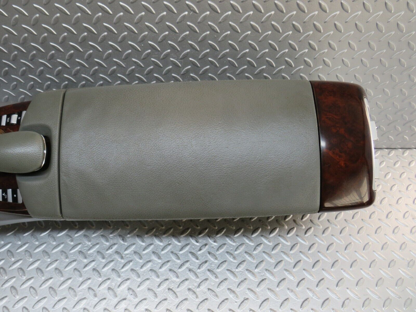 35124 Mercedes-Benz W221 Centre Console