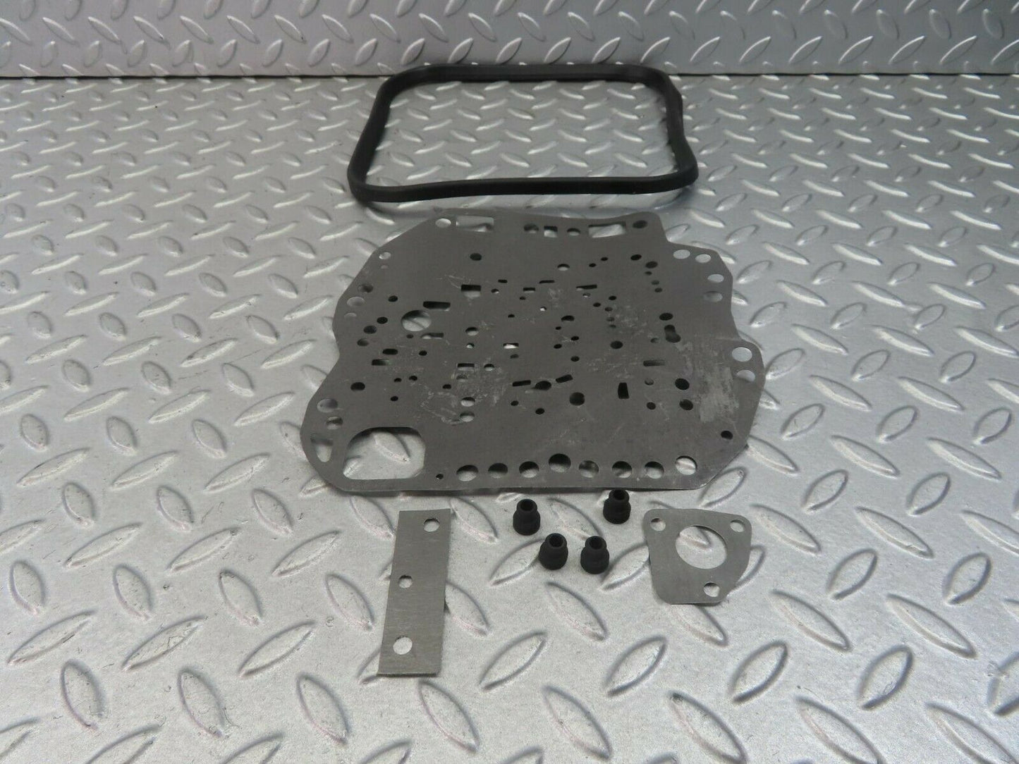 8350 Mercedes-Benz W115 Gearbox Seal Set 1155860327
