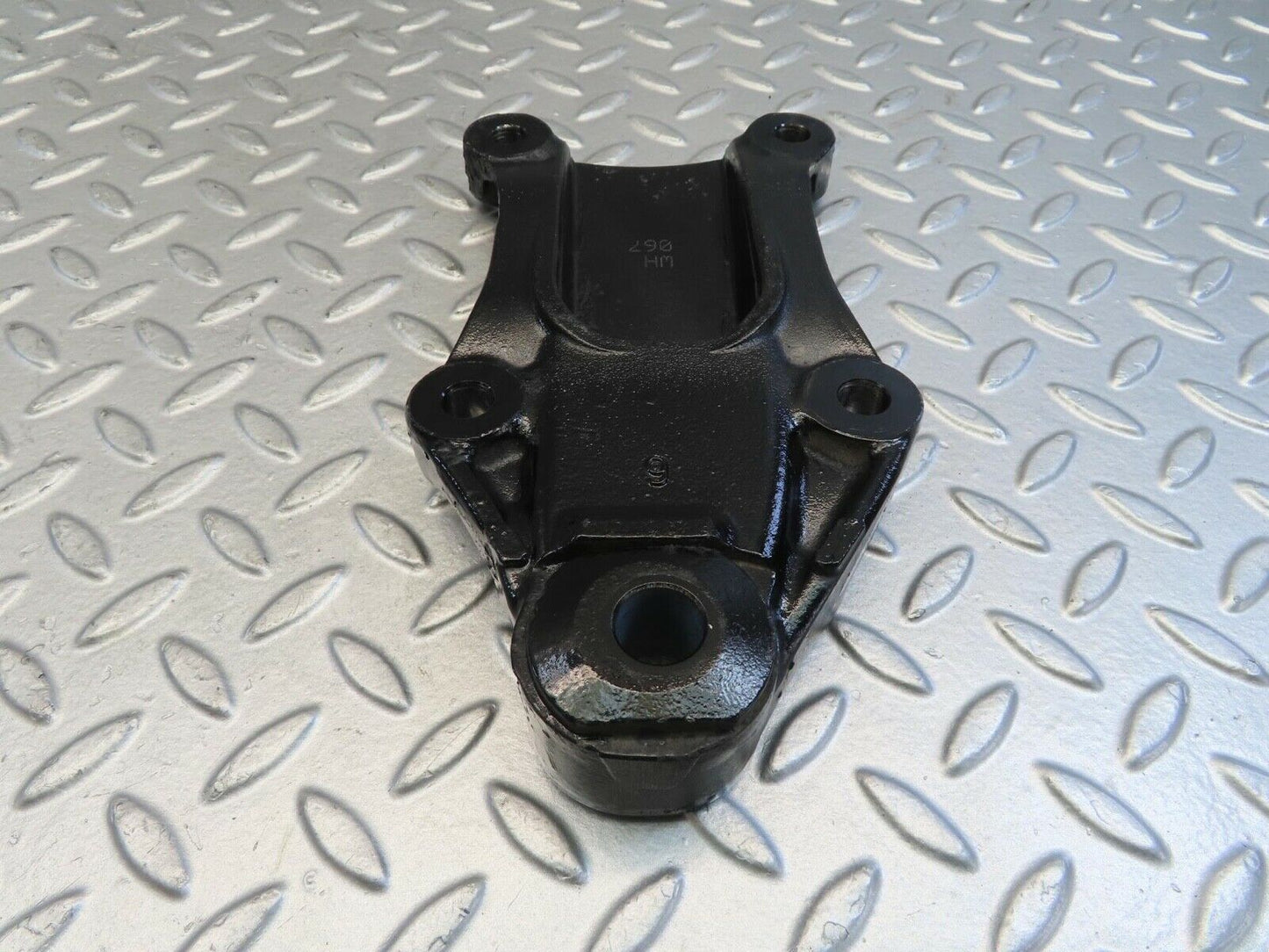 11317 Mercedes-Benz W221 S320 Differential Bracket A2210318