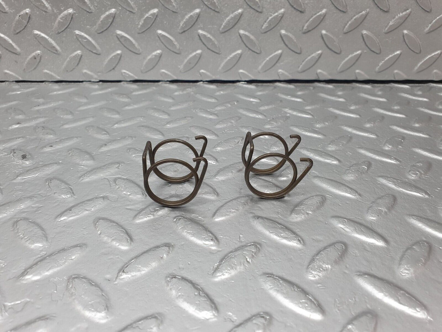 43363 Mercedes-Benz W108 280SE Valve Rocker Arm Retaining Spring