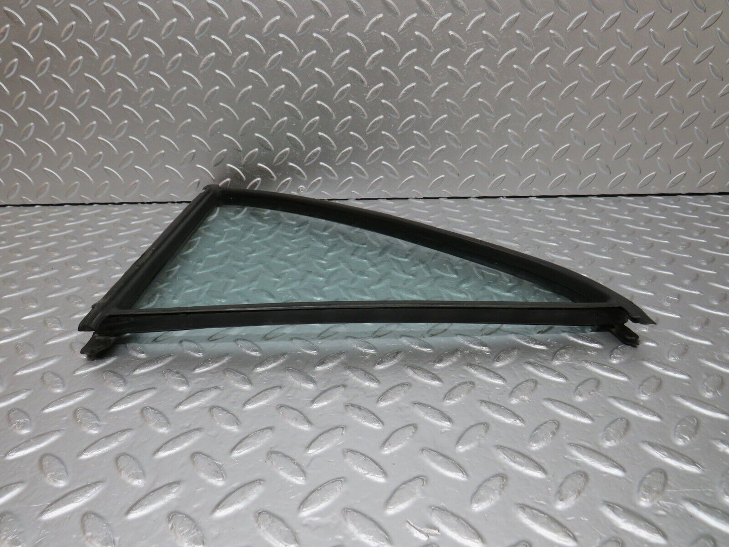 0626 Mercedes-Benz W123 230E Right Rear Door Quarter Glass 1237350224