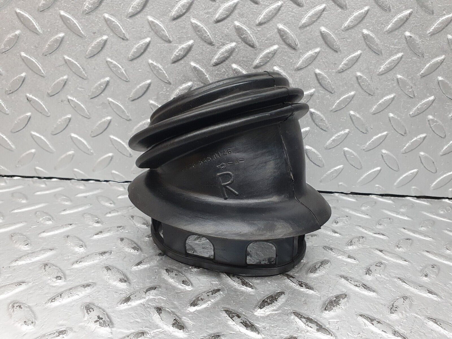 41228 Mercedes-Benz W126 300SE Fuse Box Rubber Grommet 1265450146