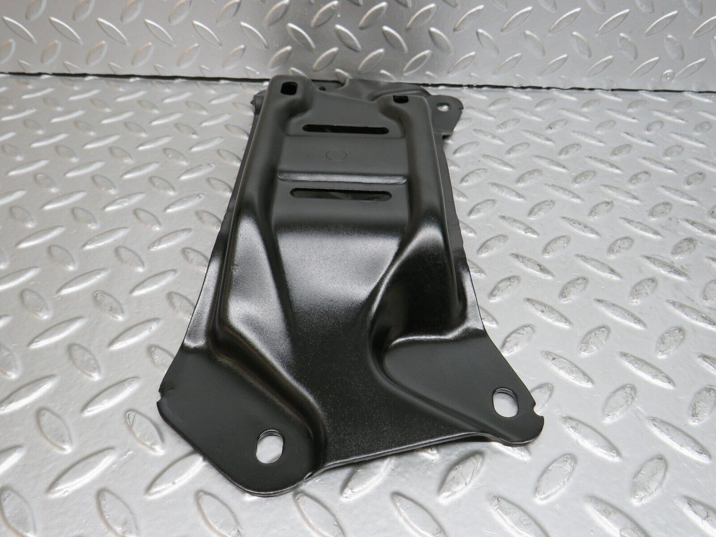 29644 Mercedes-Benz W123 230E Gearbox Mount Bracket