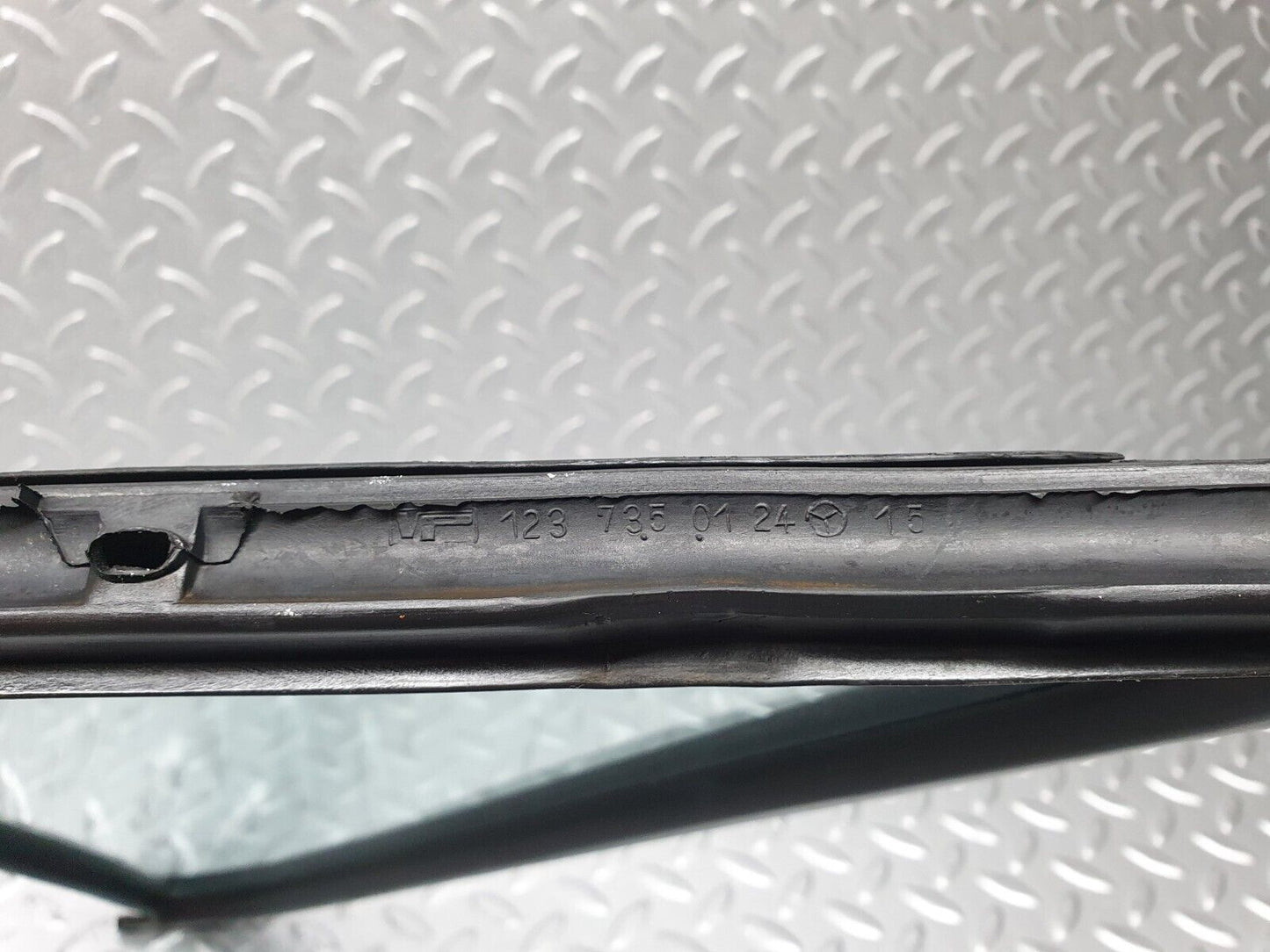 40778 Mercedes-Benz W123 300D Rear Left Quarter Window Glass 1237350124