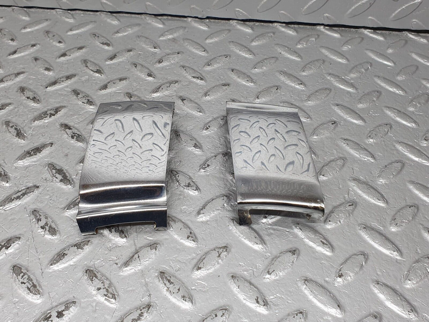41246 Mercedes-Benz W126 300SE Rear Bumper Cover Chrome Pair