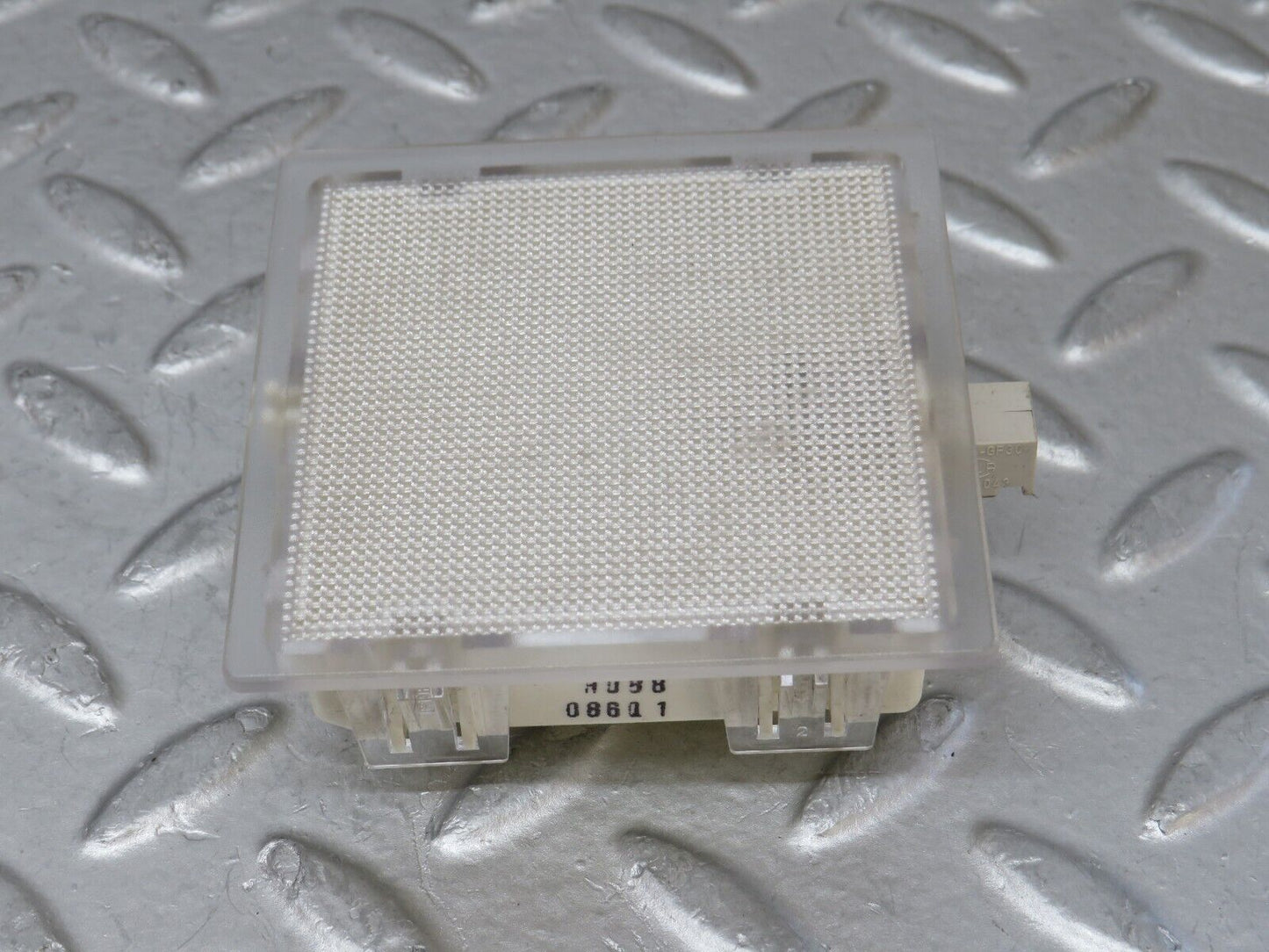 35138 Mercedes-Benz W221 Glove Box Light 2218200201