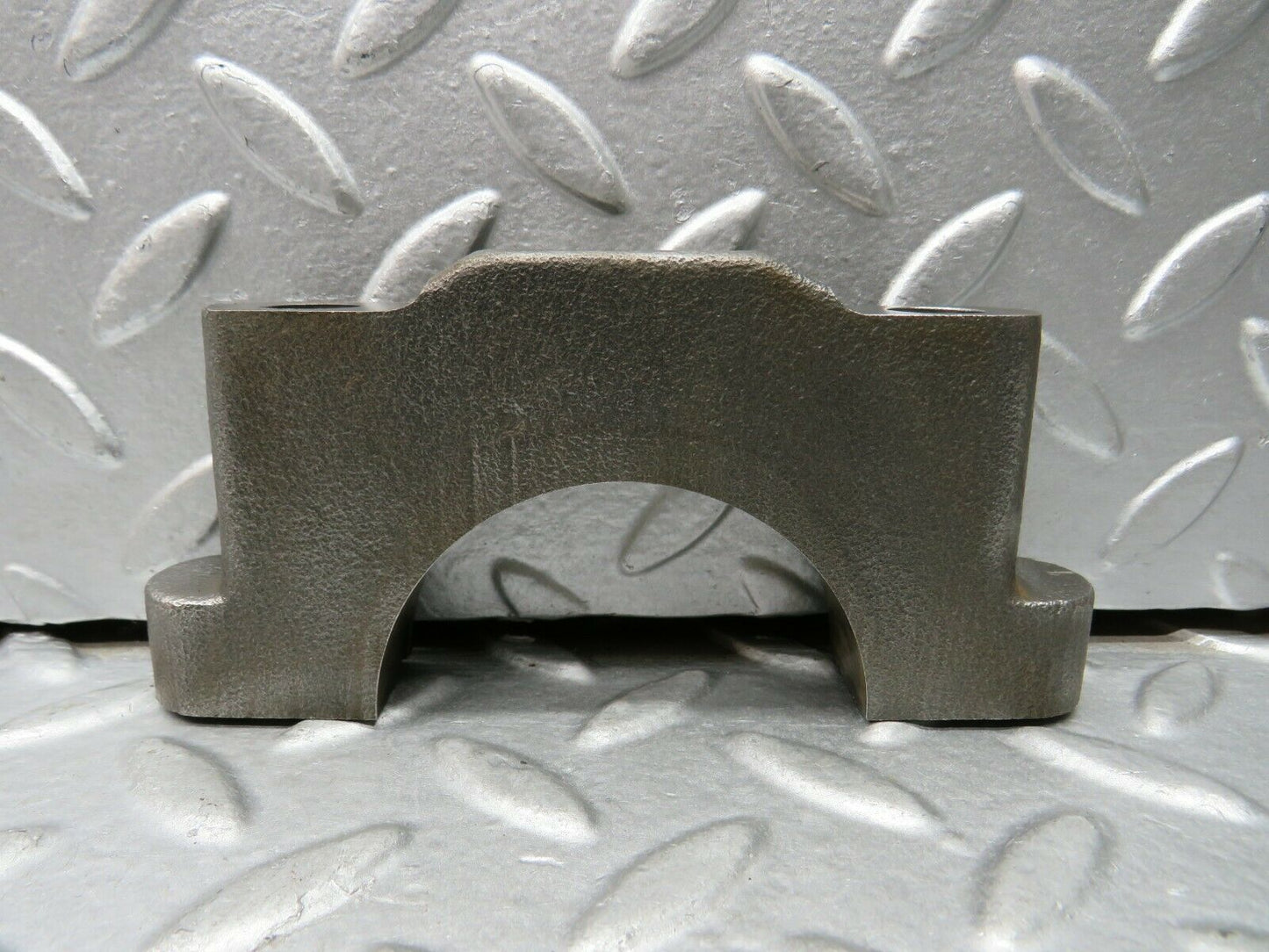 22113 Mercedes-Benz S123 280TE Crankshaft Bearing Holder Block 1080110211