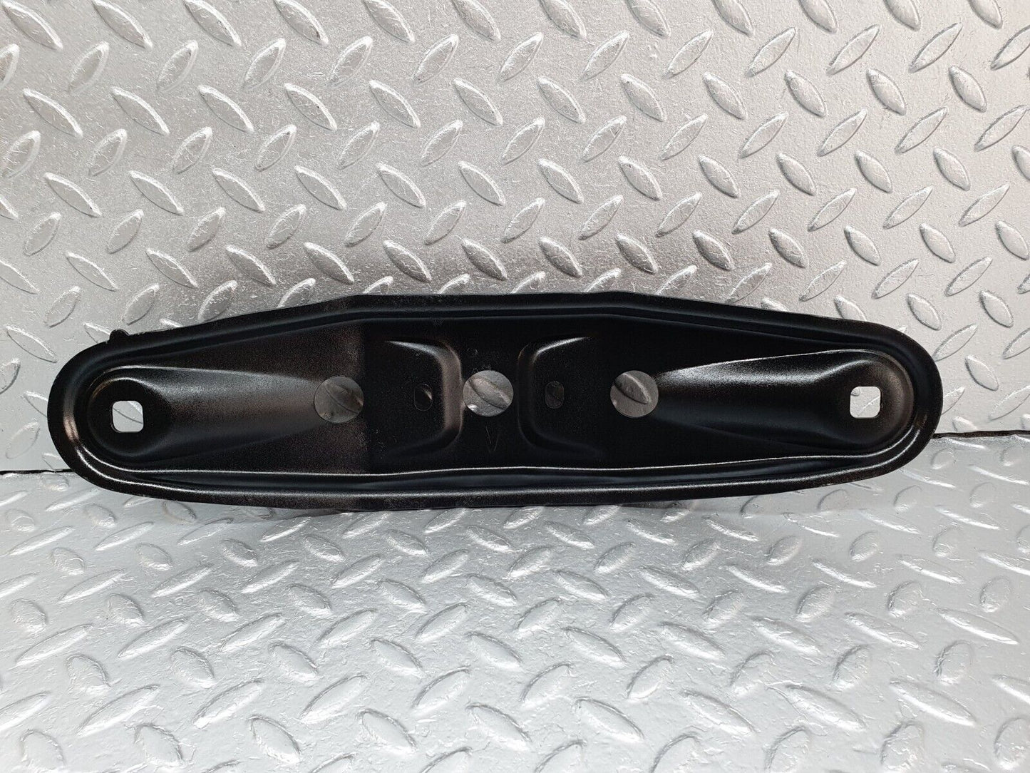 41497 Mercedes-Benz W124 200E Gearbox Mount Bracket