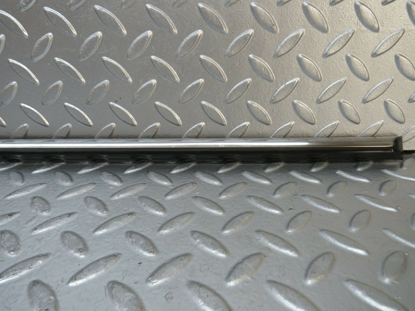 23639 Mercedes-Benz W114 280E Front Right Door Centre Moulding Trim