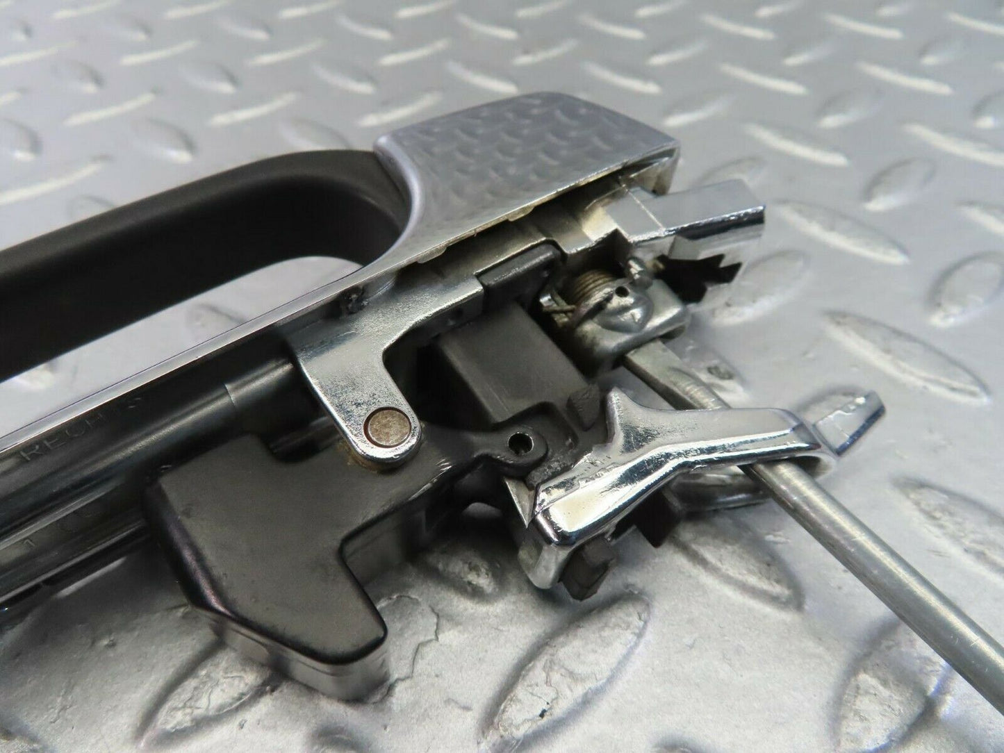 10113 Mercedes-Benz C123 230CE Coupe Exterior Chrome Door Handle No Key
