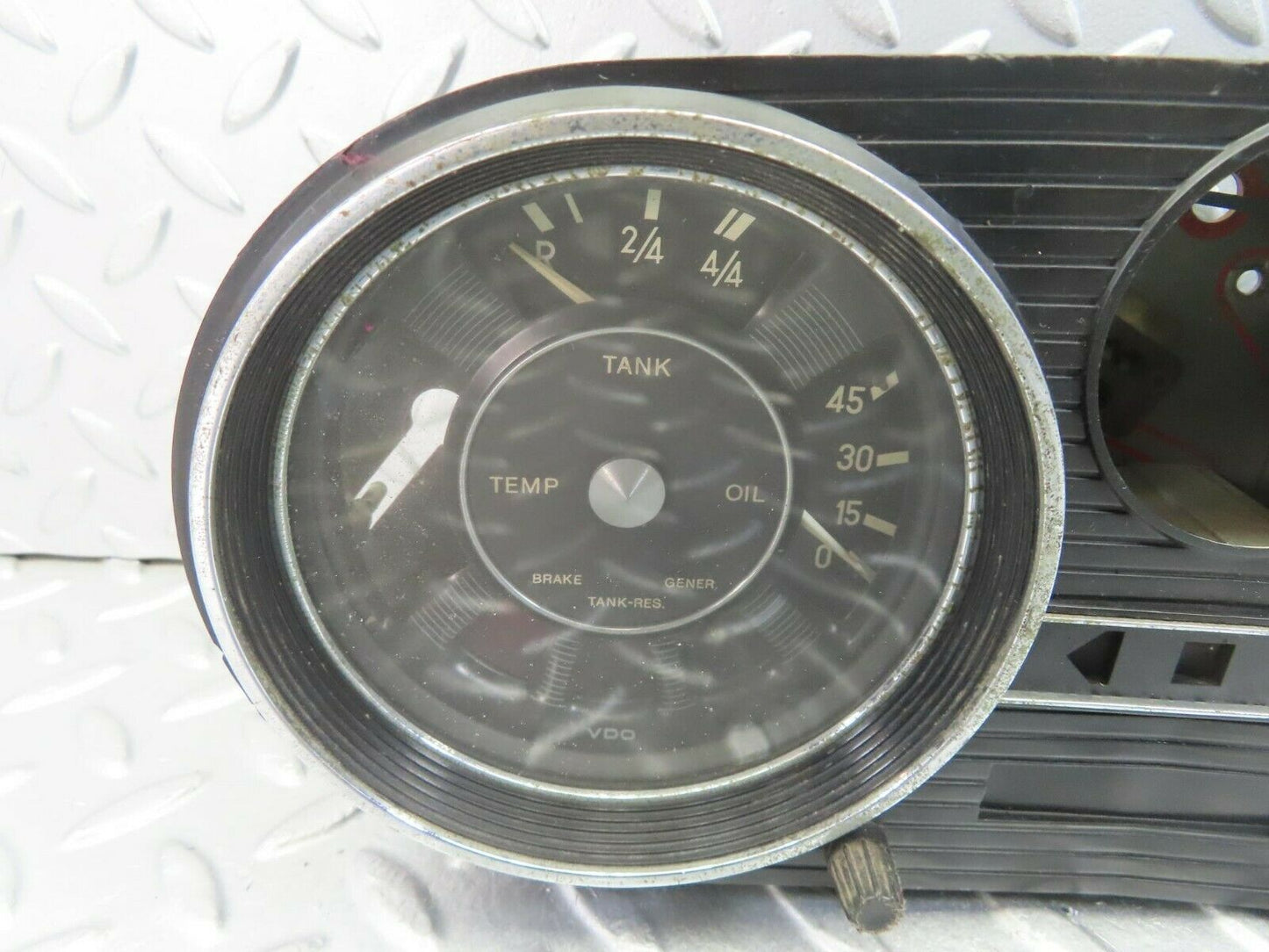 10645 Mercedes-Benz W115 Instrument Cluster