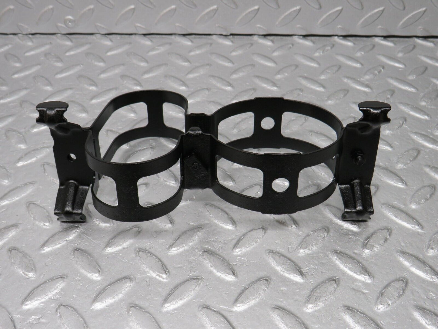 38006 Mercedes-Benz A124 320E Cabriolet Fuel Pump Fuel Filter Bracket