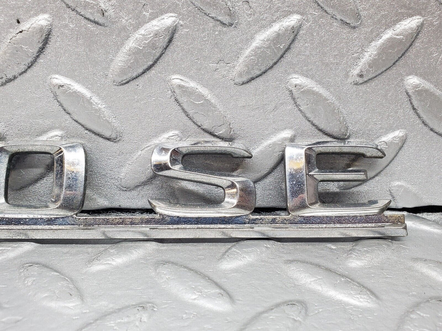 45885 Mercedes-Benz W126 420SE Trunk Badge Emblem