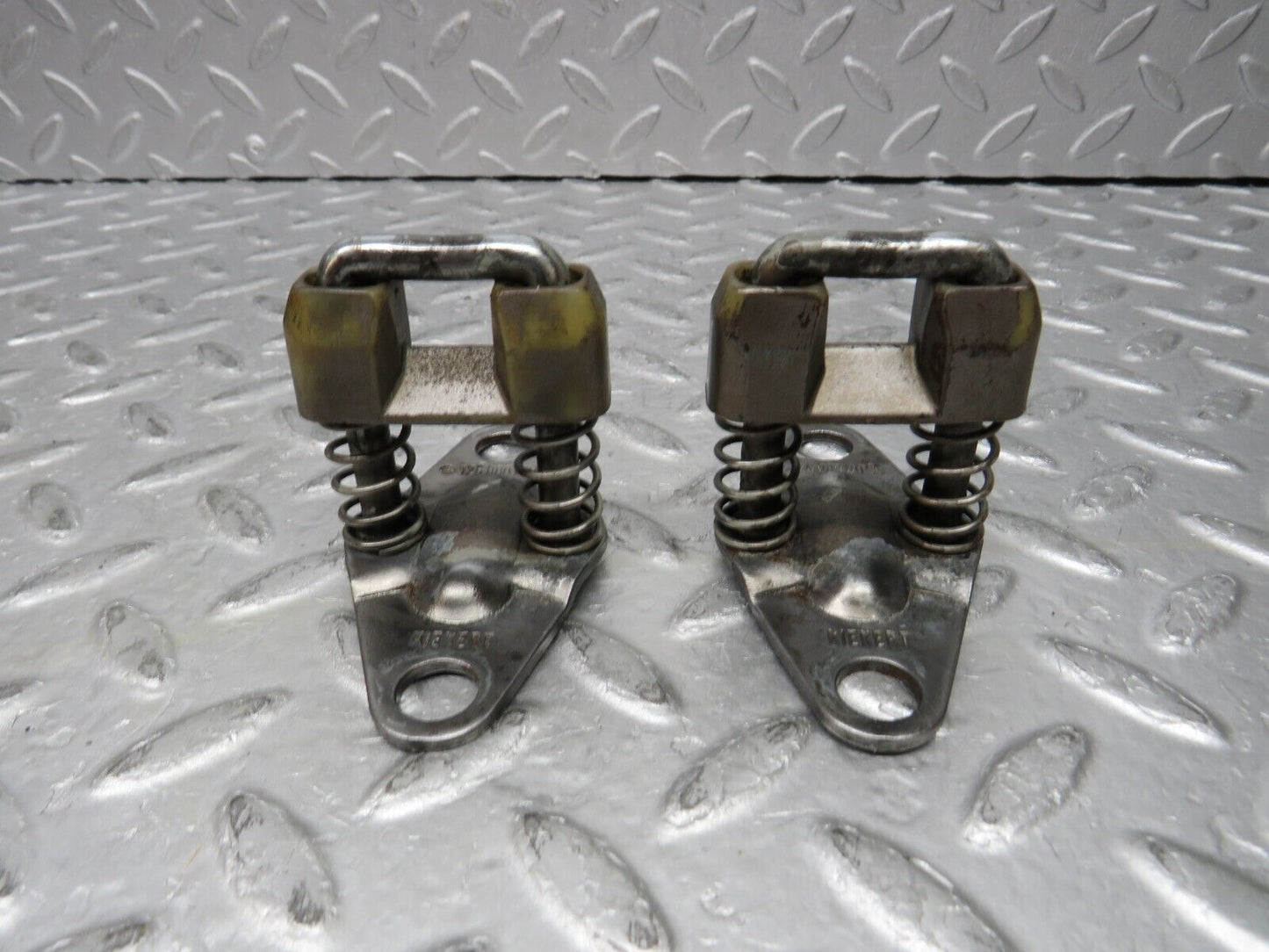 37091 Mercedes-Benz C126 420SEC Coupe Bonnet Lock Catch Pair 1268800060