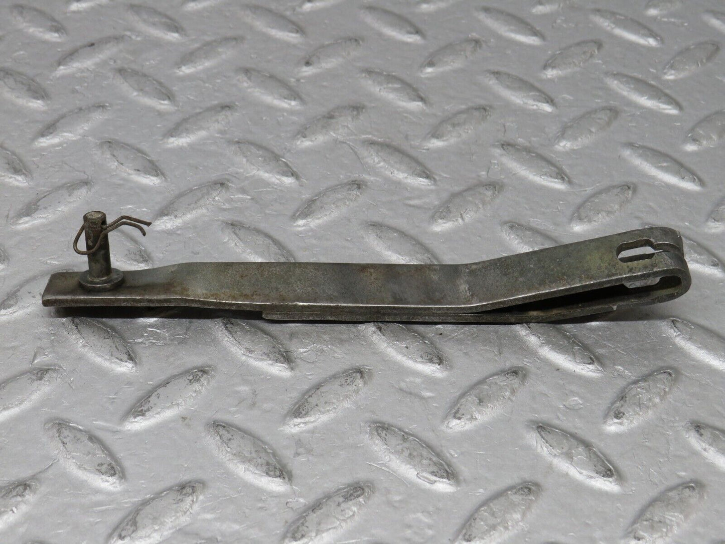 36418 Mercedes-Benz R107 450 Automatic Gearbox Linkage Bracket 722.002