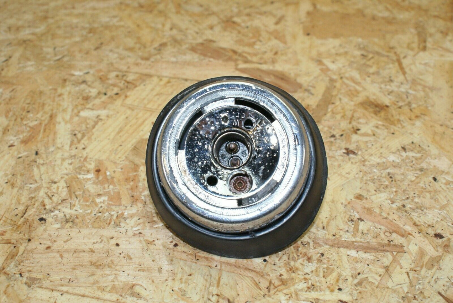 2290 Mercedes-Benz W105 219 PONTON Turn Signal Light Housing With Rubber