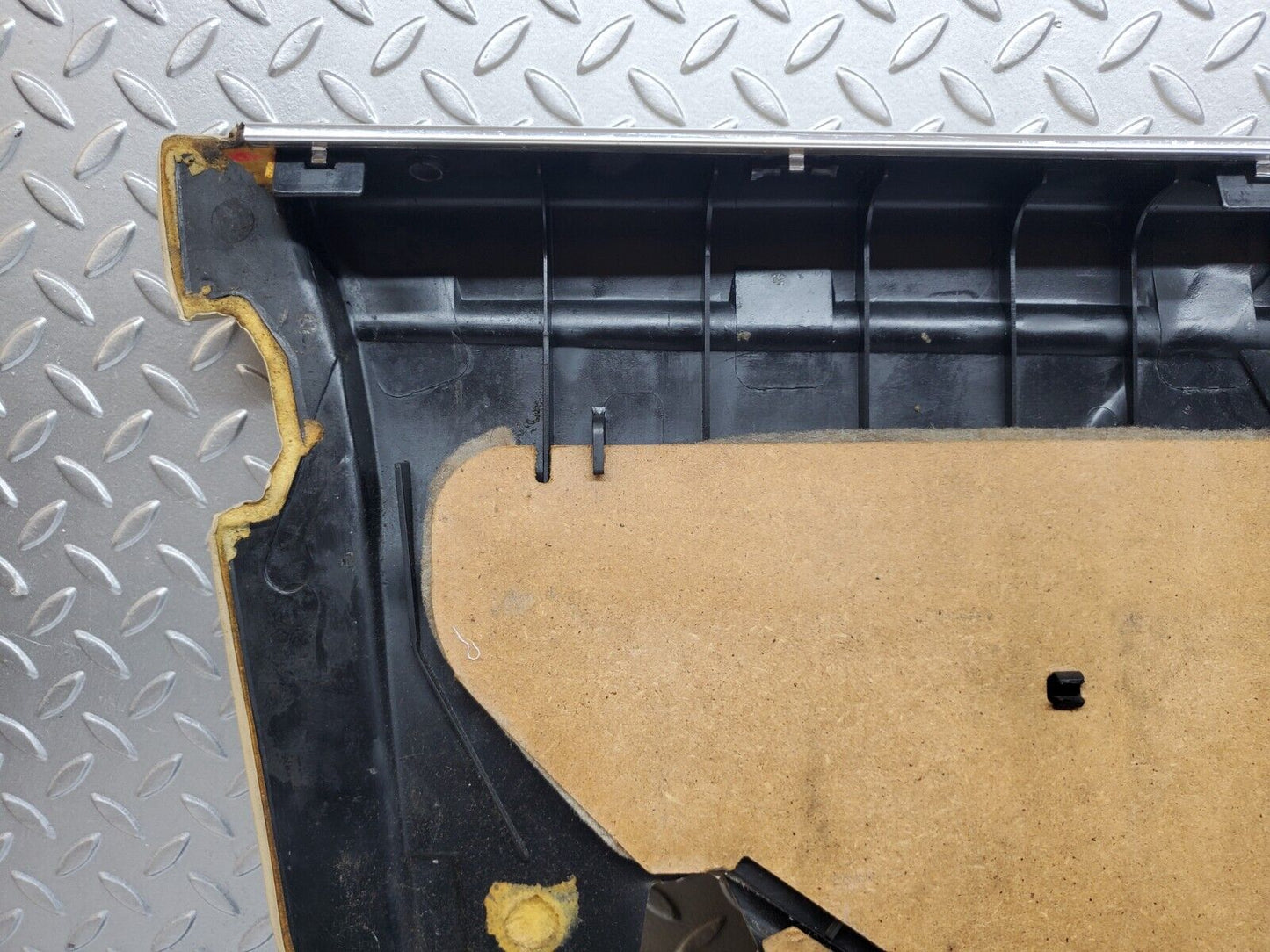 45718 Mercedes-Benz W126 420SE Front Right Door Card Beige 1267270270