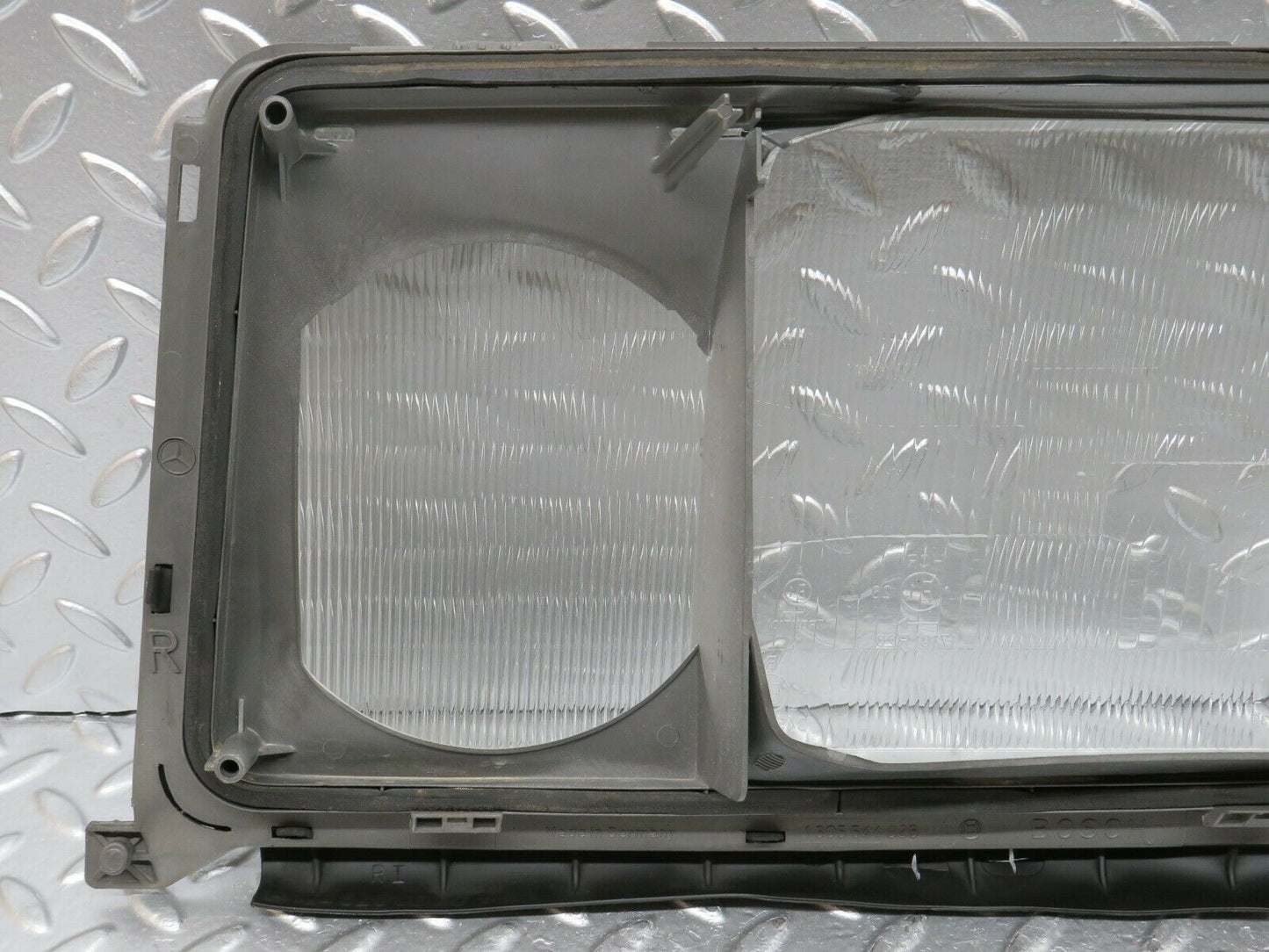 24429 Mercedes-Benz S124 220TE Wagon Headlight Glass Lens Right 1305544028