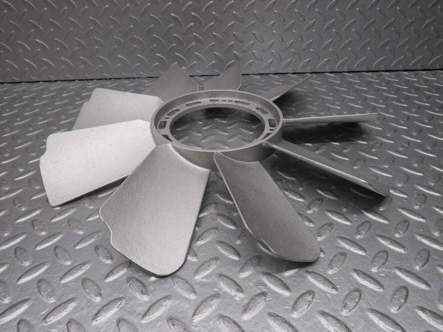 39220 Mercedes-Benz R107 500SL Engine Cooling Fan 1162051906