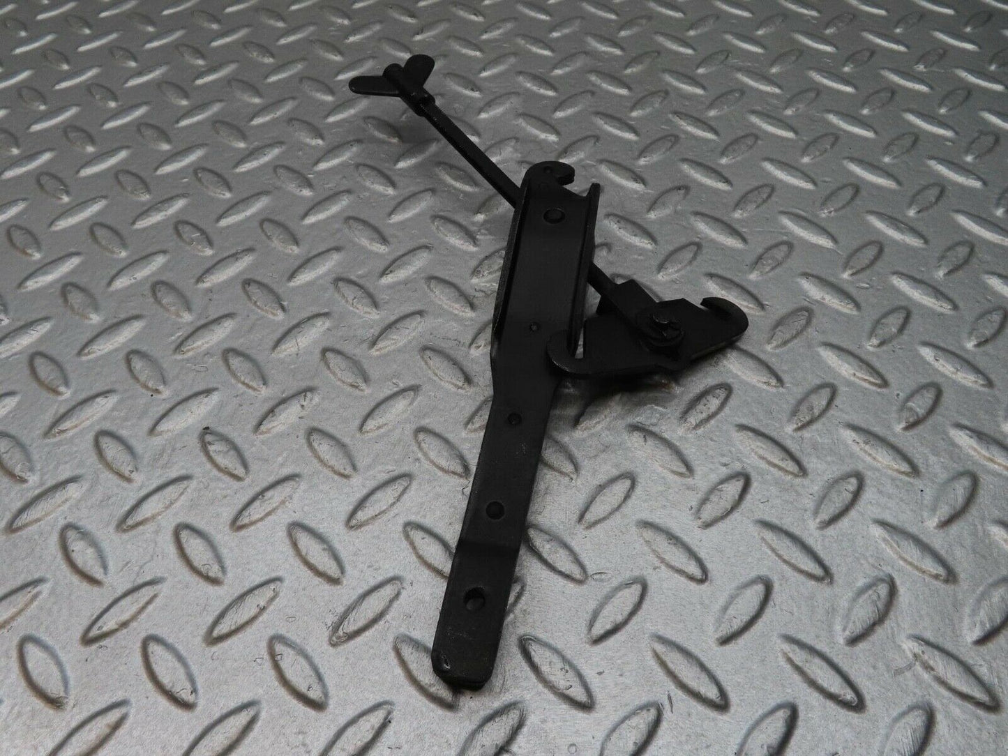 12919 Mercedes-Benz W111 220SE Handbrake Adjusting Handbrake Regulator