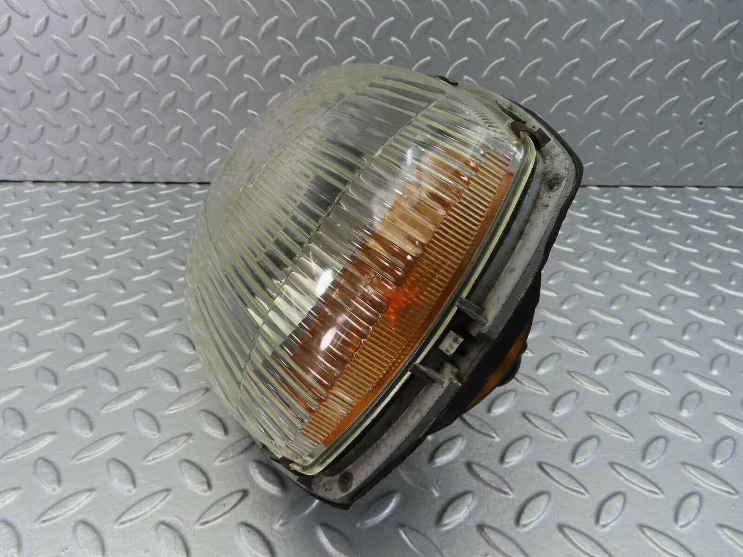 7822 Mercedes-Benz W115 220D Headlight Bosch Left/Right 1305314910