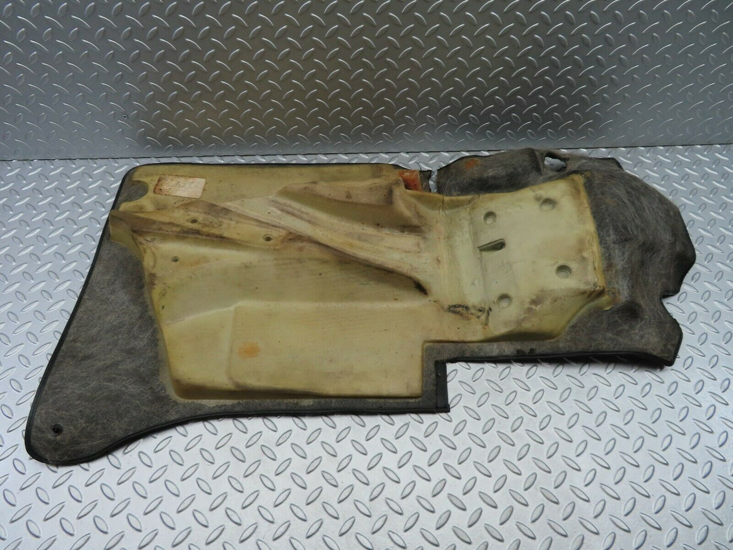 6660 Mercedes-Benz S124 E220 Wagon Front Right Driver Side Floor Carpet