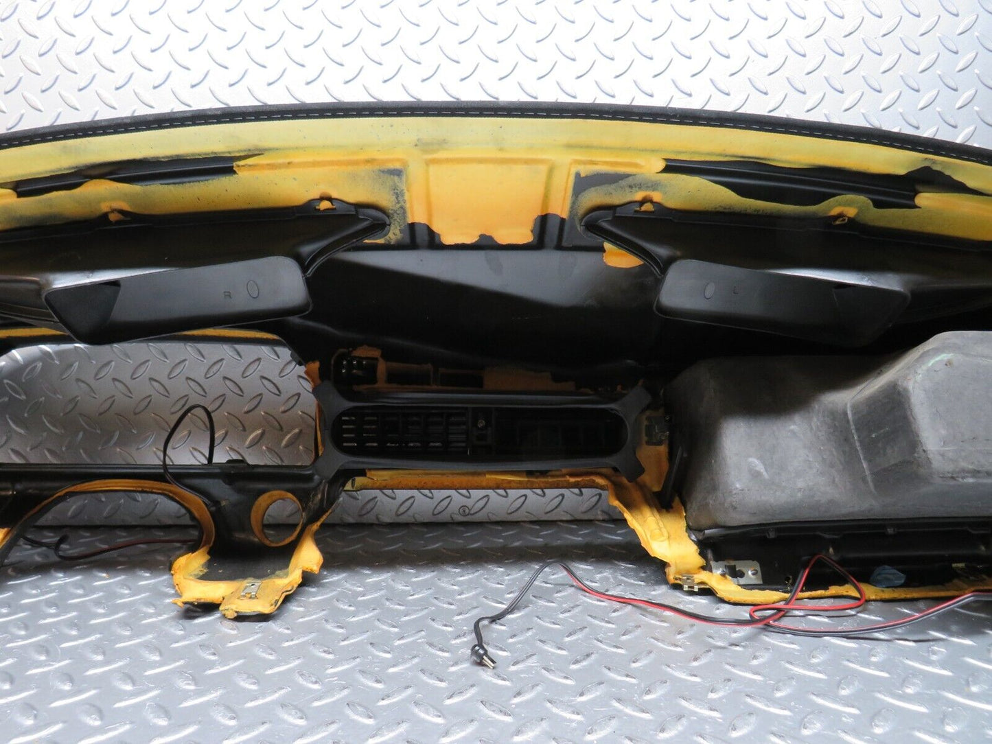 31553 Mercedes-Benz W201 190LE Dashboard Black