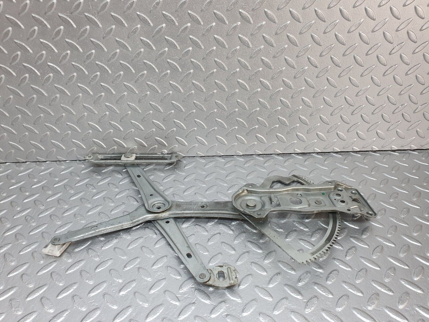41939 Mercedes-Benz W202 C200 Front Right Power Window Regulator